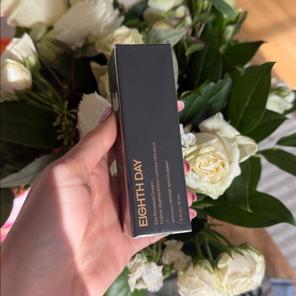 Eighth Day Eye Renewal Cream